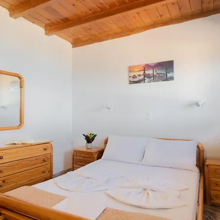 Agnadi Sea View Apartments, By Zantewize *