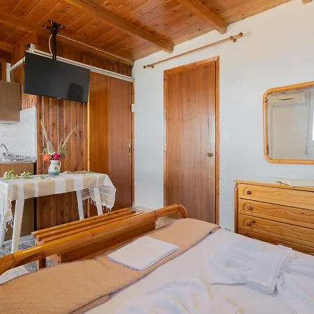 Agnadi Sea View Apartments, By Zantewize *